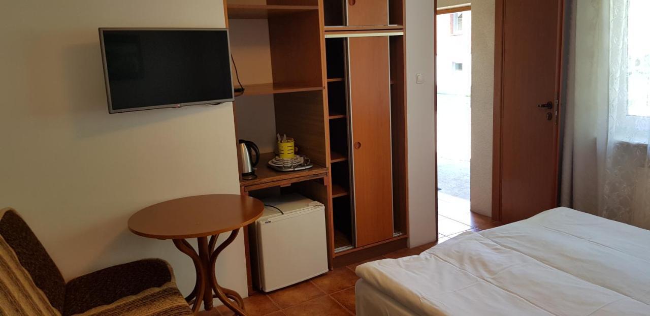 Hotel Wynajem Pokoi à Kołobrzeg Extérieur photo