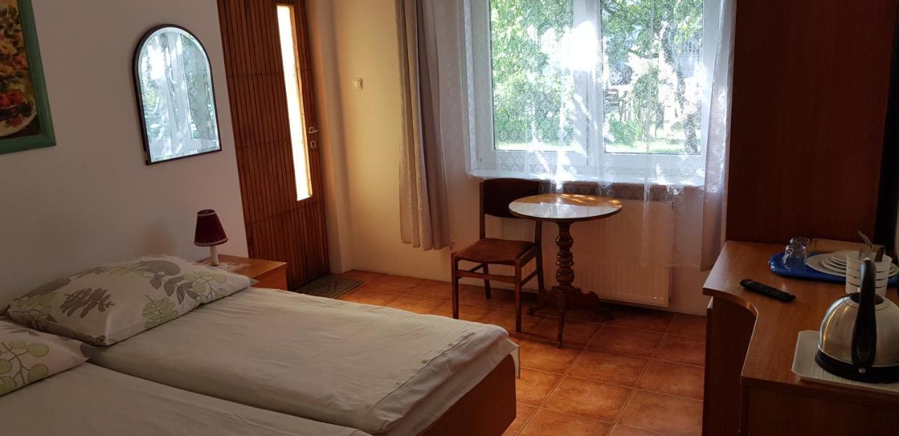 Hotel Wynajem Pokoi à Kołobrzeg Extérieur photo